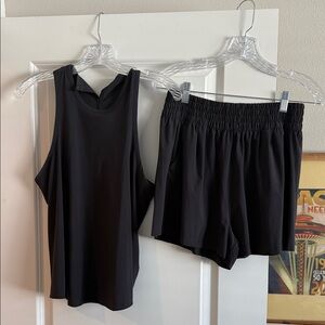 Vuori Villa Short Set